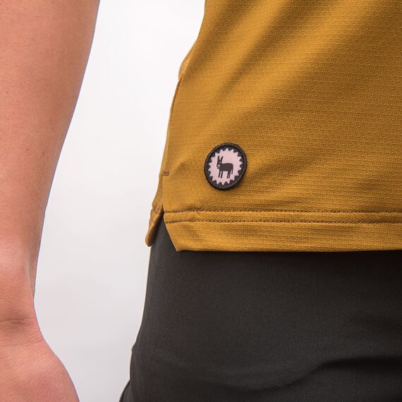 FT WOMEN'S HORIZON SHORT SLEEVE TEE GOLDEN/BLACK