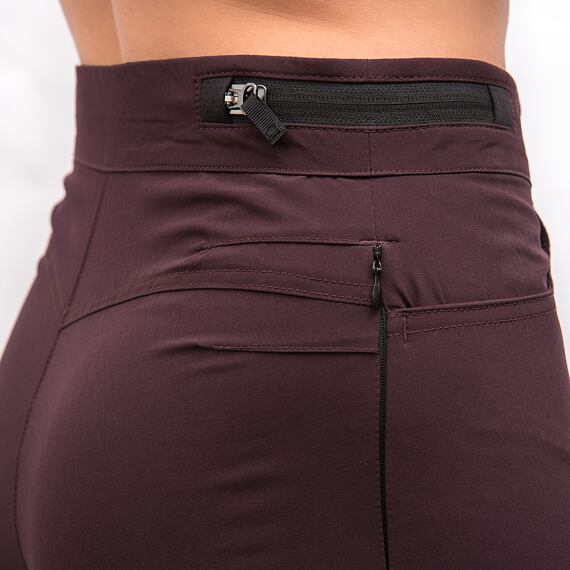 FT WOMEN'S RIDER SHORTS PORT RED