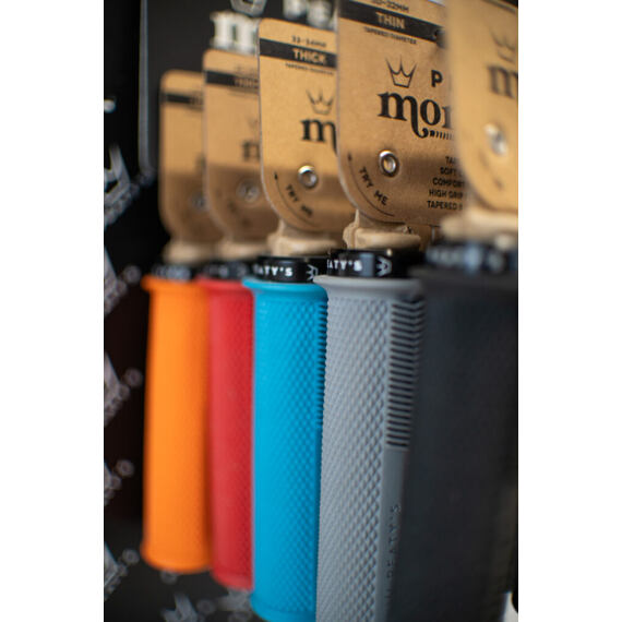 Peaty's Monarch Knurl Thin Turquoise Grips