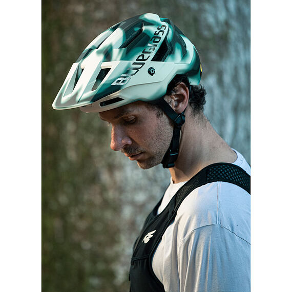 BLUEGRASS helmet ROGUE CORE MIPS frozen mist -58/61