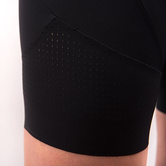 FT WOMEN'S  SIGNATURE SHORTS TRUE BLACK