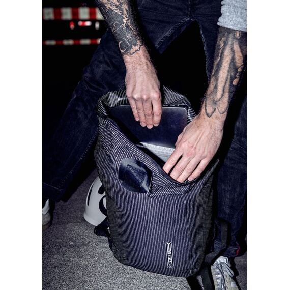 ORTLIEB Velocity High Visibility - reflex black  - 23L