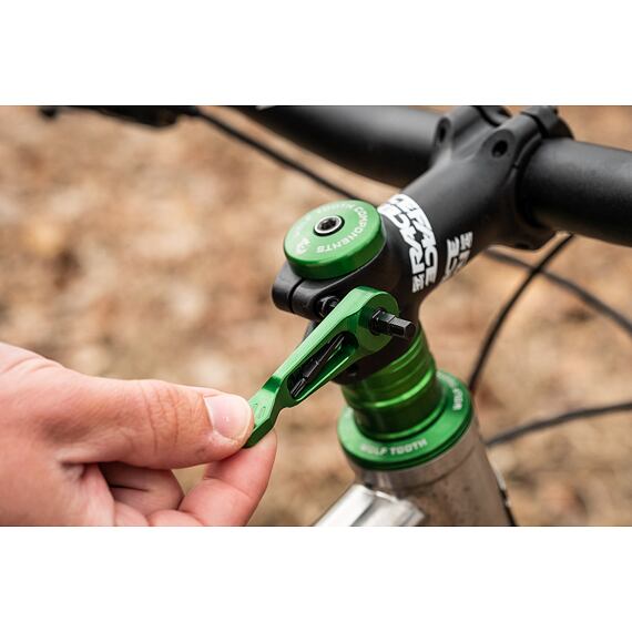 WOLF TOOTH AXLE HANDLE MULTI-TOOL