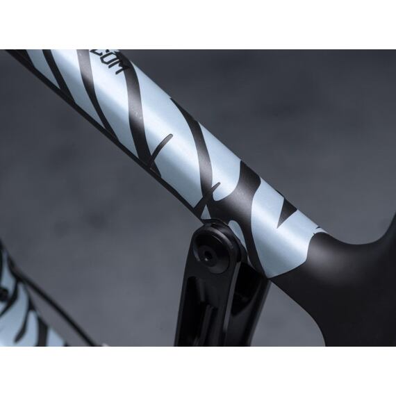 DYEDbro védőfólia Zebra Fehér szőnyeg