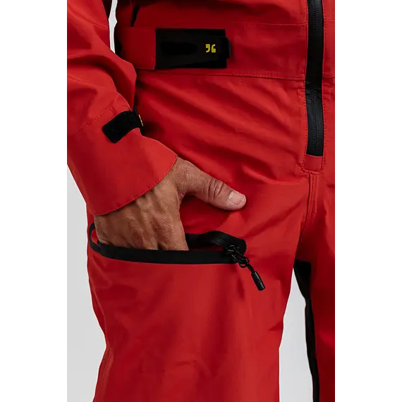 Nepromokavá kombinéza na kolo.