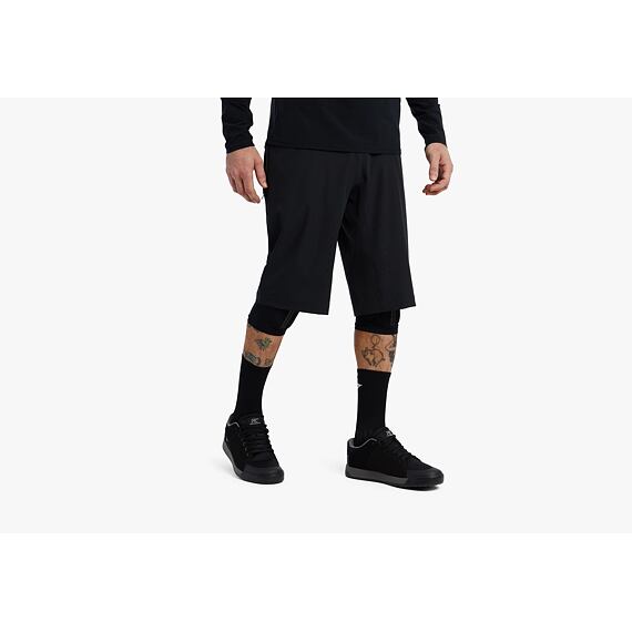 RACE FACE men shorts TRAVERSE black