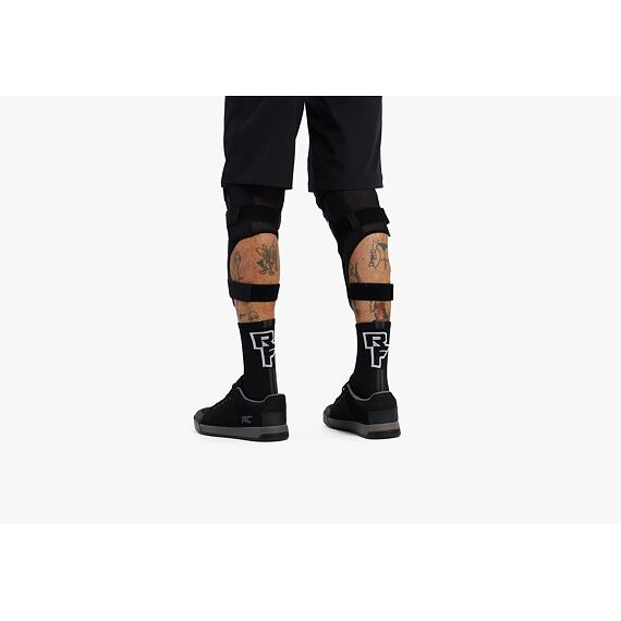 RACE FACE leg protection AMBUSH stealth