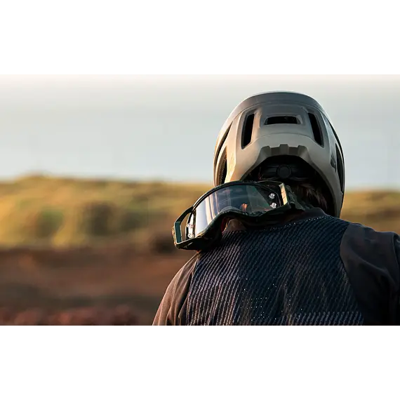 BLUEGRASS helmet VANGUARD black -56/58