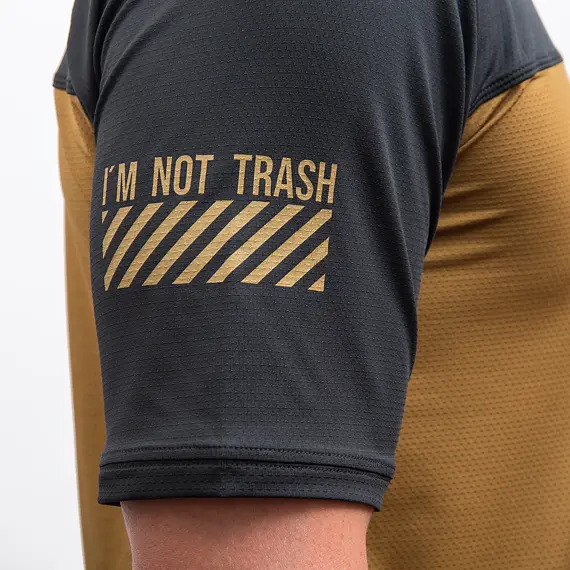 FT MEN'S HORIZON POCKET SHORT SLEEVE JERSEY GOLDEN/BLACK