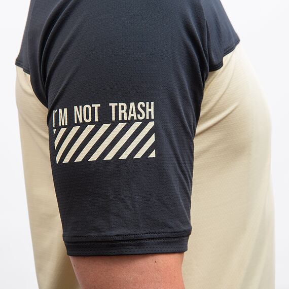 FT MEN'S HORIZON POCKET SHORT SLEEVE JERSEY SAND/BLACK