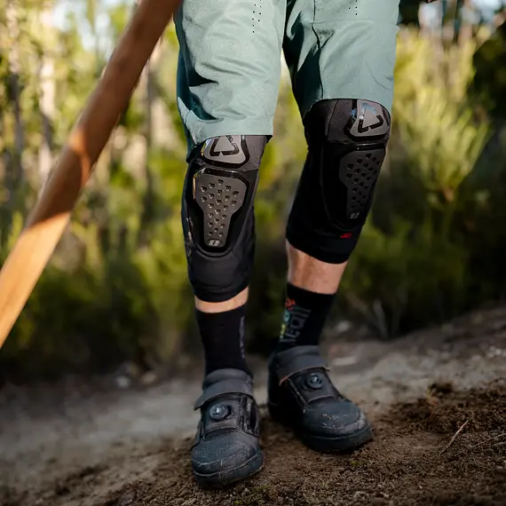 LEATT knee protector KNEE GUARD 6.0 EVO black