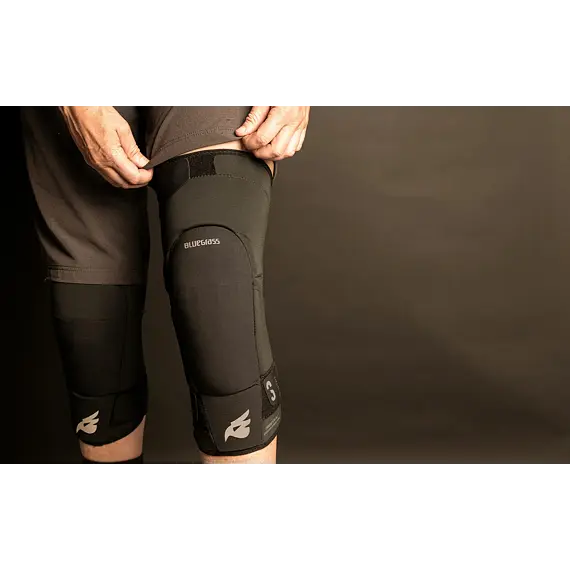 BLUEGRASS knee protection 3STRAPS