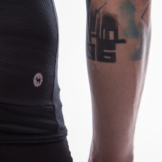 FT MEN'S CONVERT JERSEY NO SLEEVE TRUE BLACK