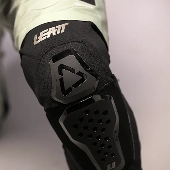 LEATT knee protector KNEE GUARD 6.0 EVO black